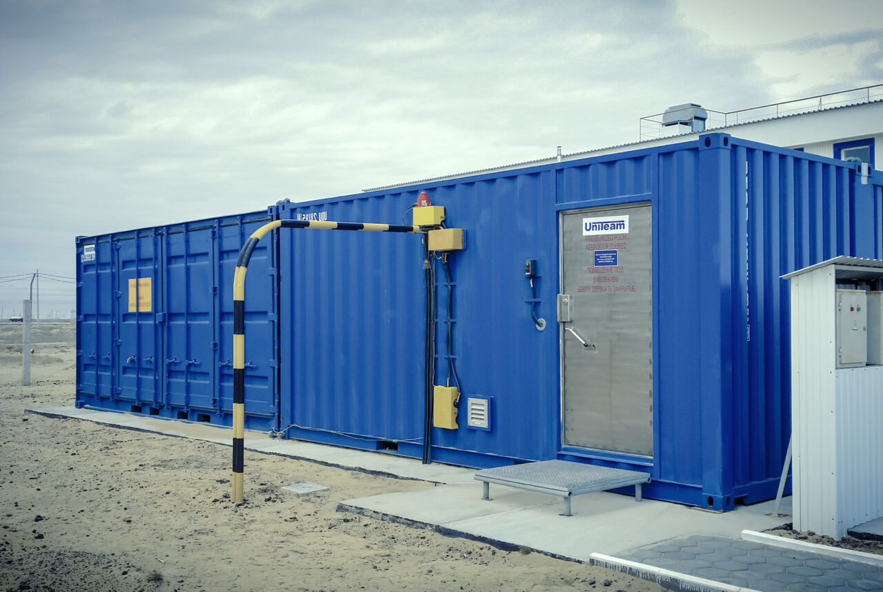 Uniteam fire gas and blast protection shelter